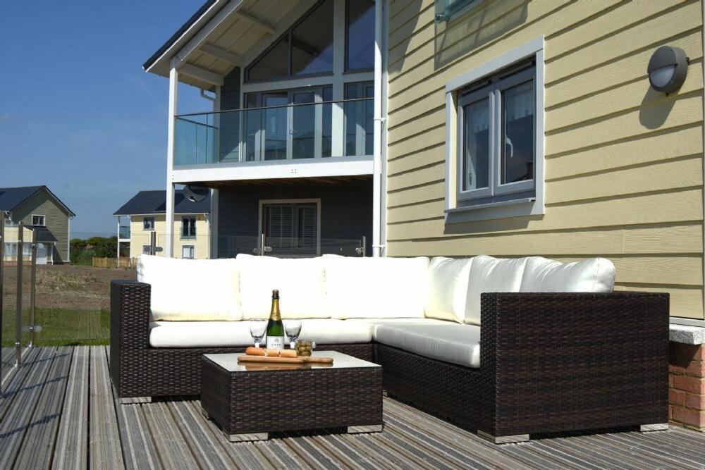 The Beach Hut Бийднъл Екстериор снимка